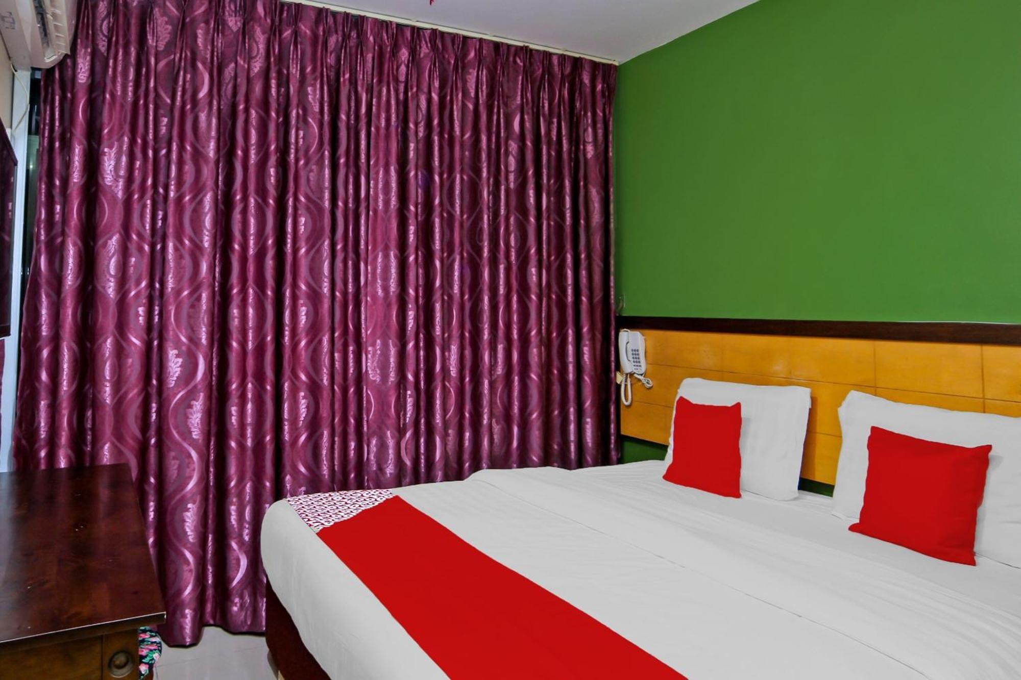 Oyo 44054 Holiday Mansion Inn Sibu Exterior photo
