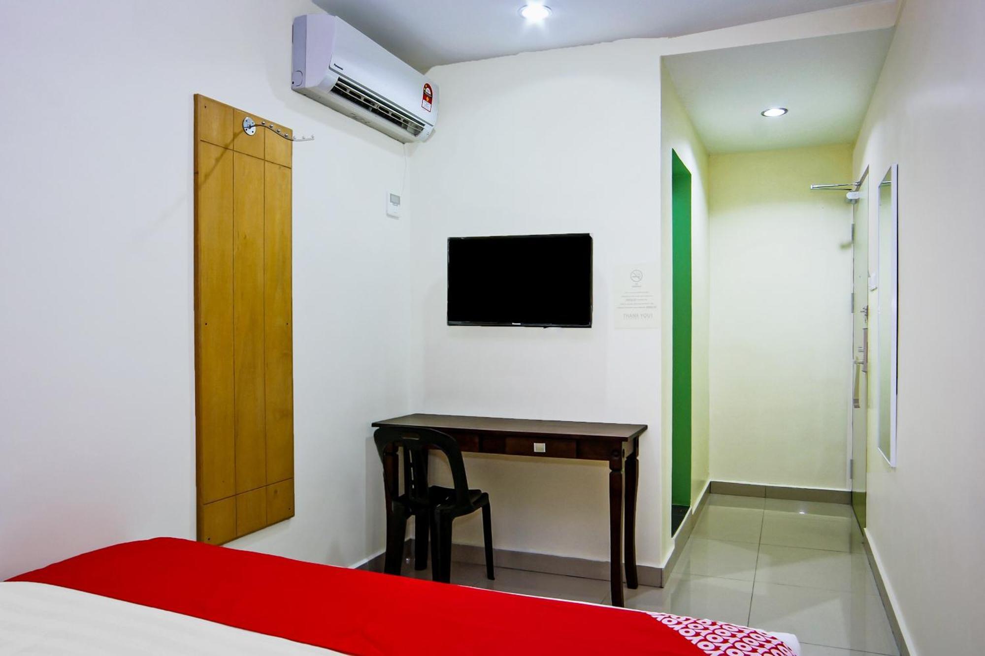Oyo 44054 Holiday Mansion Inn Sibu Exterior photo